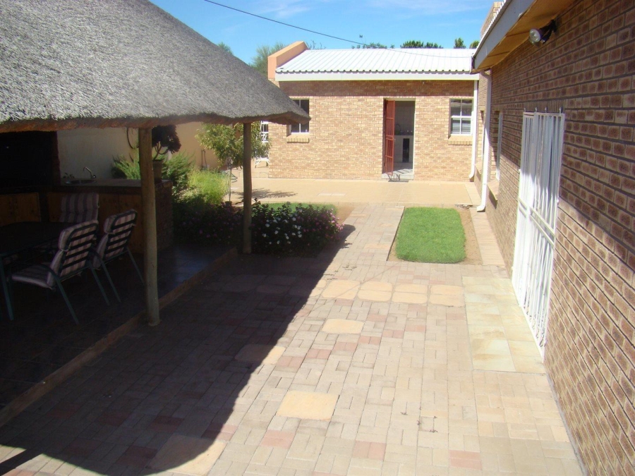 4 Bedroom Property for Sale in Keimoes Northern Cape